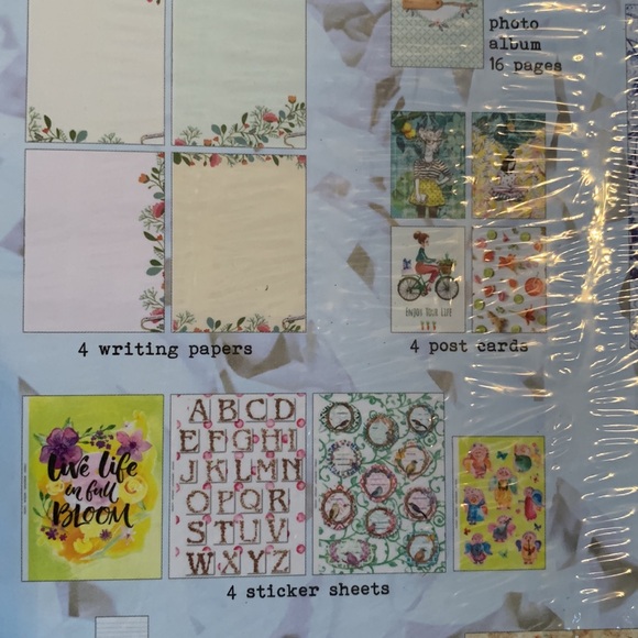 Box full of crafting papers, scrapbook and diary pages, stickers, labels, etc - Picture 6 of 12